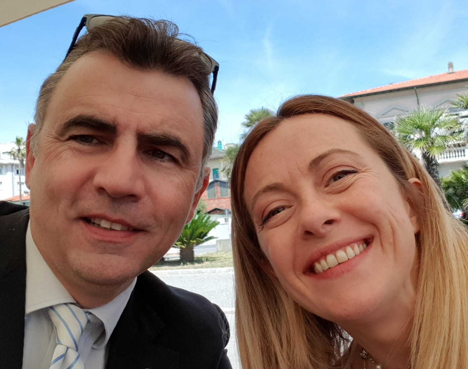 al-fianco-di-giorgia-meloni